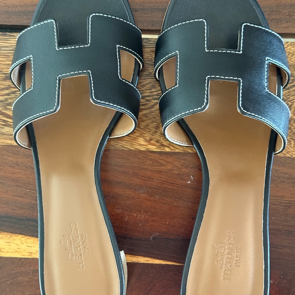 Hermes Oasis “H” Black Women's Sandals.Size 38. Perfect condition.